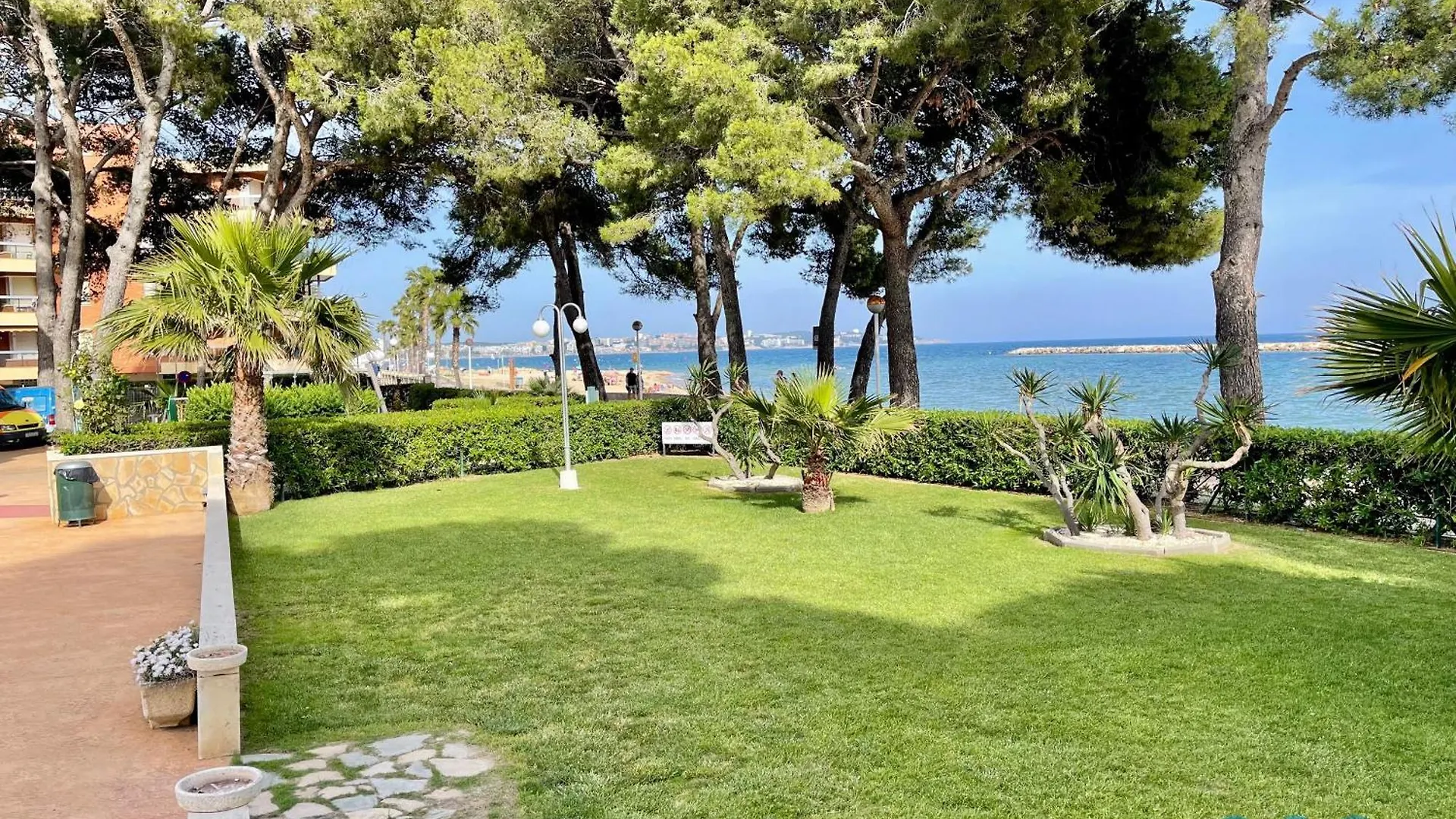 Apartbeach Internacional 1 Residencial Y Piscinas Cambrils 0*,  Spain