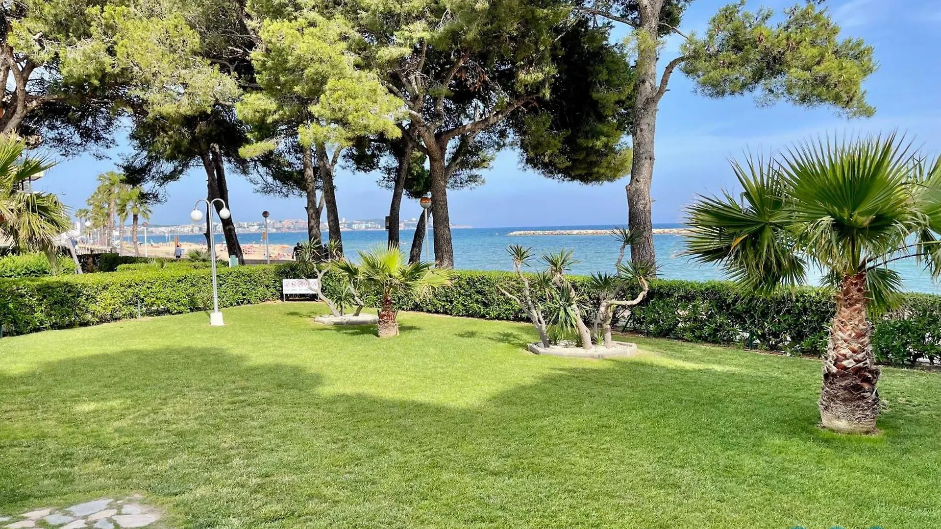 Apartbeach Internacional 1 Residencial Y Piscinas Cambrils 0*,