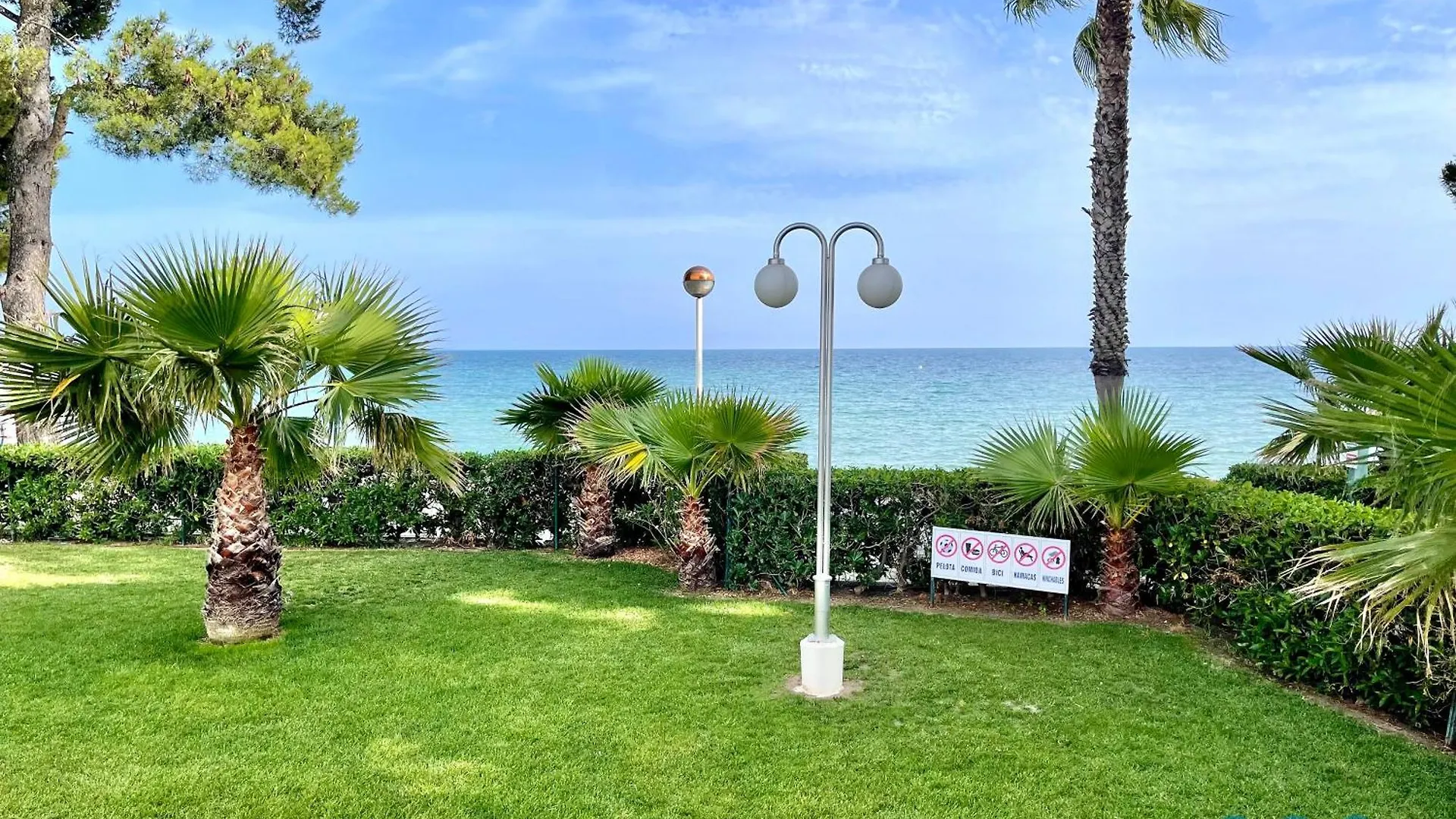 Apartbeach Internacional 1 Residencial Y Piscinas Cambrils Apartment